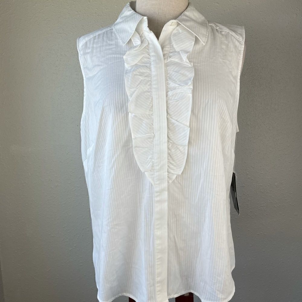 NWT Lifestyle Attitude Sleeveless Button Down Top